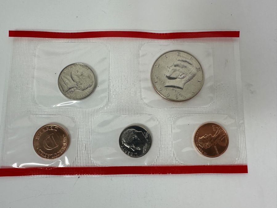 1999 United States Mint Uncirculated Coin Sets From Denver Mint And Philadelphia Mint And 2000 United States Mint Uncirculated Coin Sets From Denver Mint And Philadelphia Mint  [Photo 3]