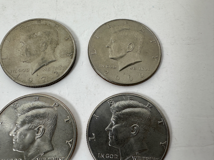 (25) Kennedy Half Dollar Coins From Various Years [Photo 10]