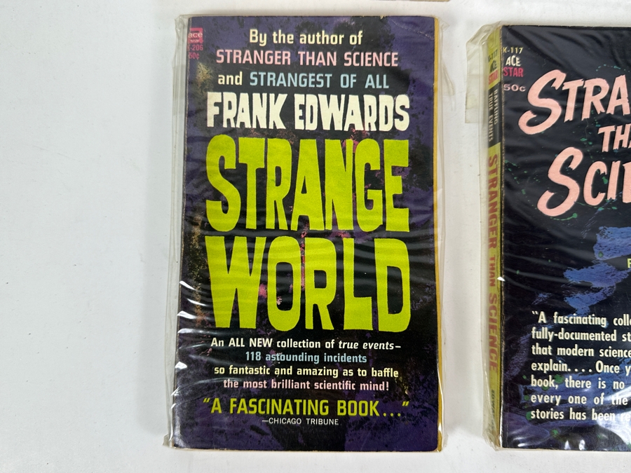 (6) Paperback Books [Photo 6]