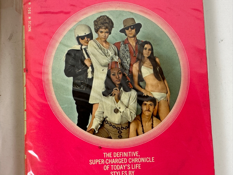 Tom Wolfe Paperback Books: The Electric Kool-Aid Acid Test And The Pump House Gang [Photo 4]