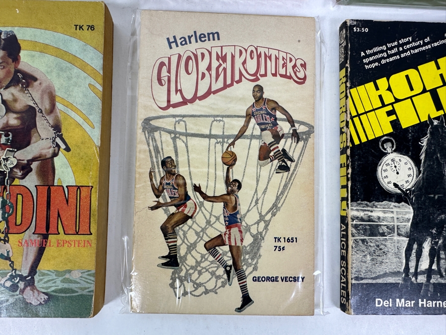 (6) Sports Related Paperback Books: Bruce Lee, Muhammad Ali, Rose Bowl All-American, The Great Houdini, Harlem Globetrotters & Koko’s Filly Del Mar Harness Racing [Photo 6]