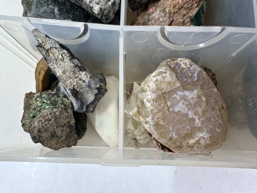 Tray Of Various Rocks & Minerals - See Photos [Photo 4]