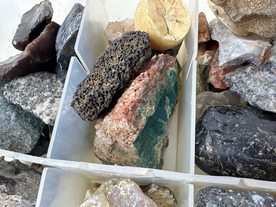 Tray Of Various Rocks & Minerals - See Photos [Photo 3]