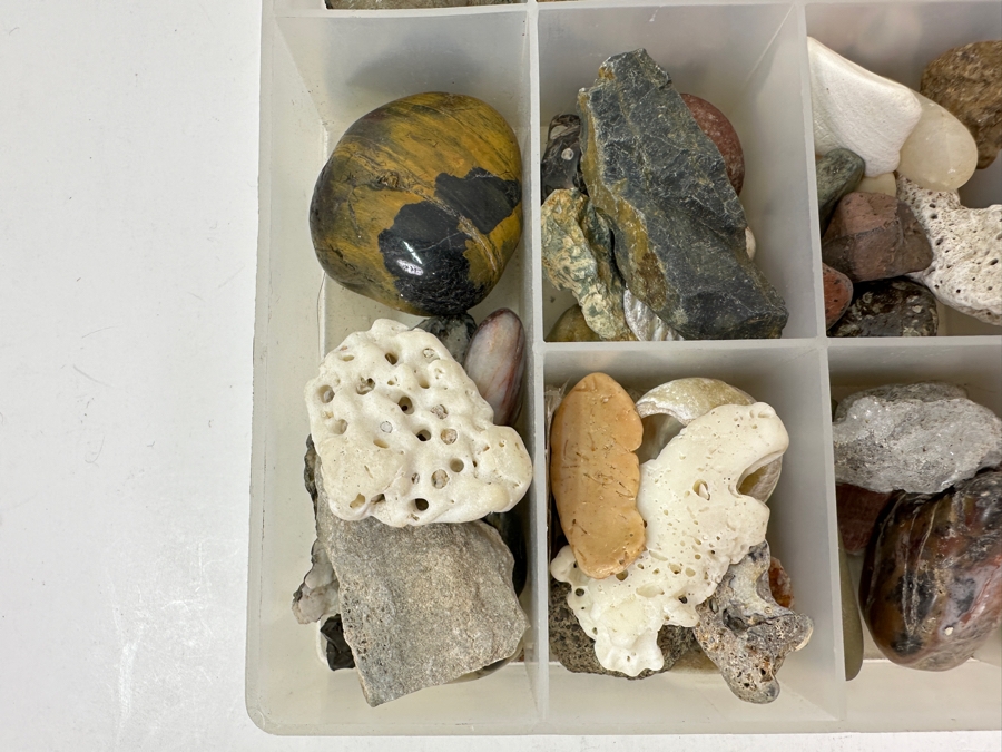 Tray Of Various Rocks & Minerals - See Photos [Photo 2]