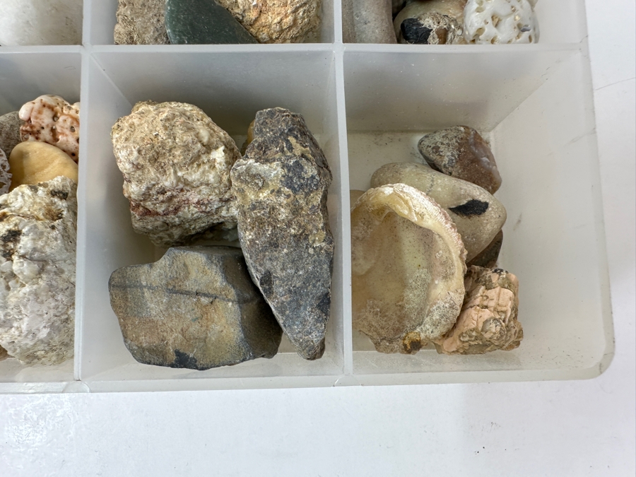 Tray Of Various Rocks & Minerals - See Photos [Photo 8]