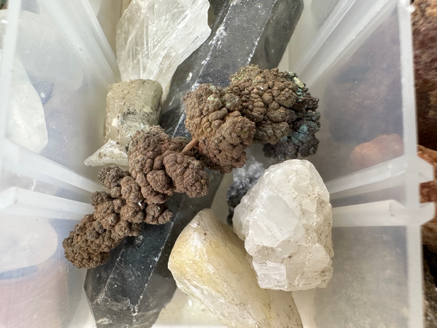 Tray Of Various Rocks & Minerals - See Photos [Photo 13]