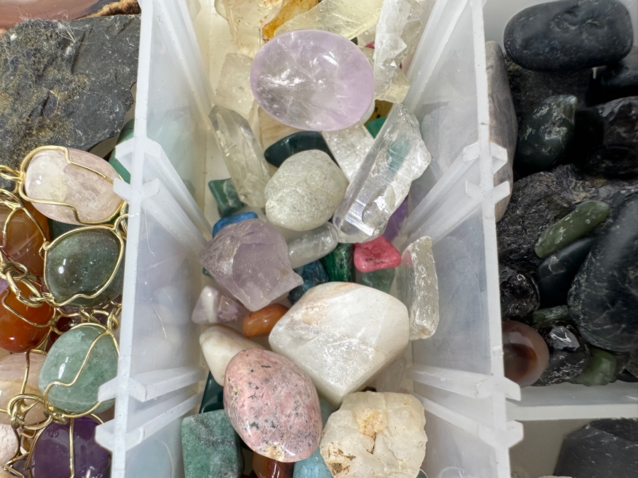 Tray Of Various Rocks & Minerals - See Photos [Photo 7]