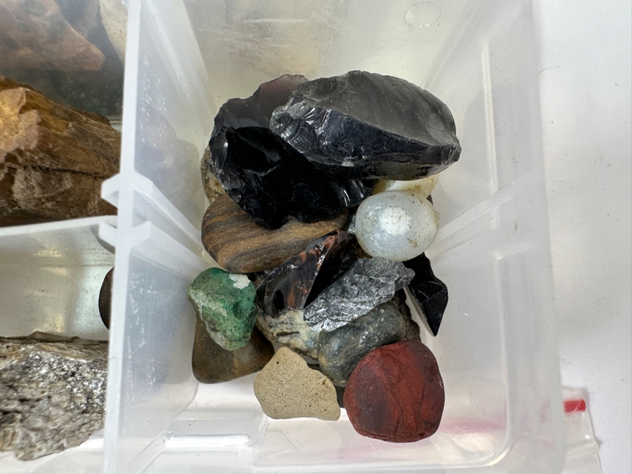 Tray Of Various Rocks & Minerals - See Photos [Photo 19]