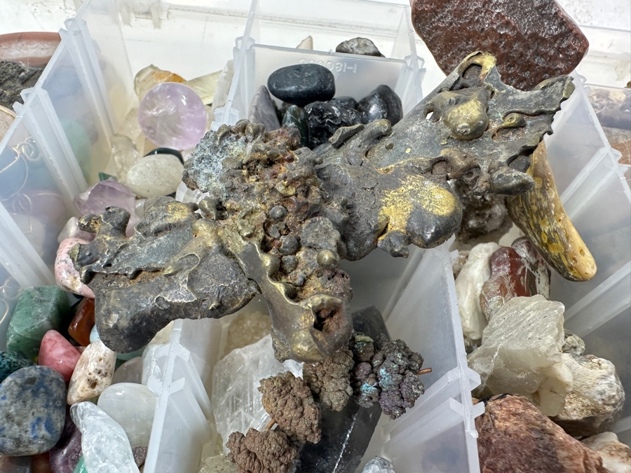 Tray Of Various Rocks & Minerals - See Photos [Photo 18]
