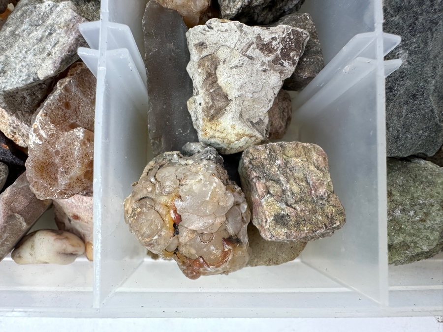 Tray Of Various Rocks & Minerals - See Photos [Photo 8]