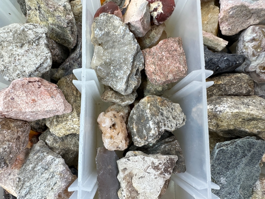 Tray Of Various Rocks & Minerals - See Photos [Photo 9]