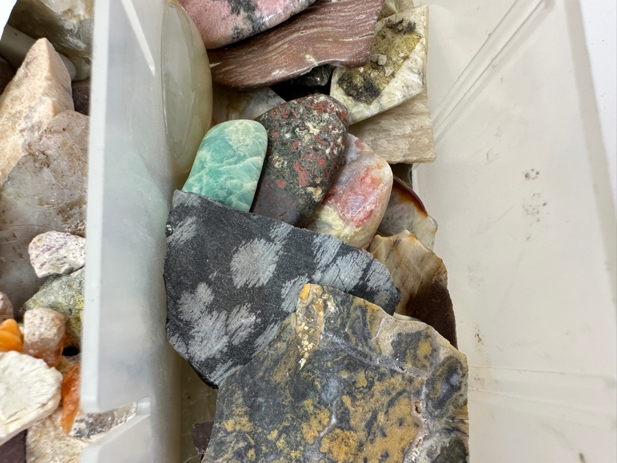 Tray Of Various Rocks & Minerals - See Photos [Photo 11]
