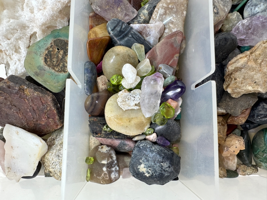 Tray Of Various Rocks & Minerals - See Photos [Photo 2]