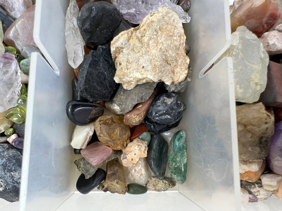 Tray Of Various Rocks & Minerals - See Photos [Photo 7]