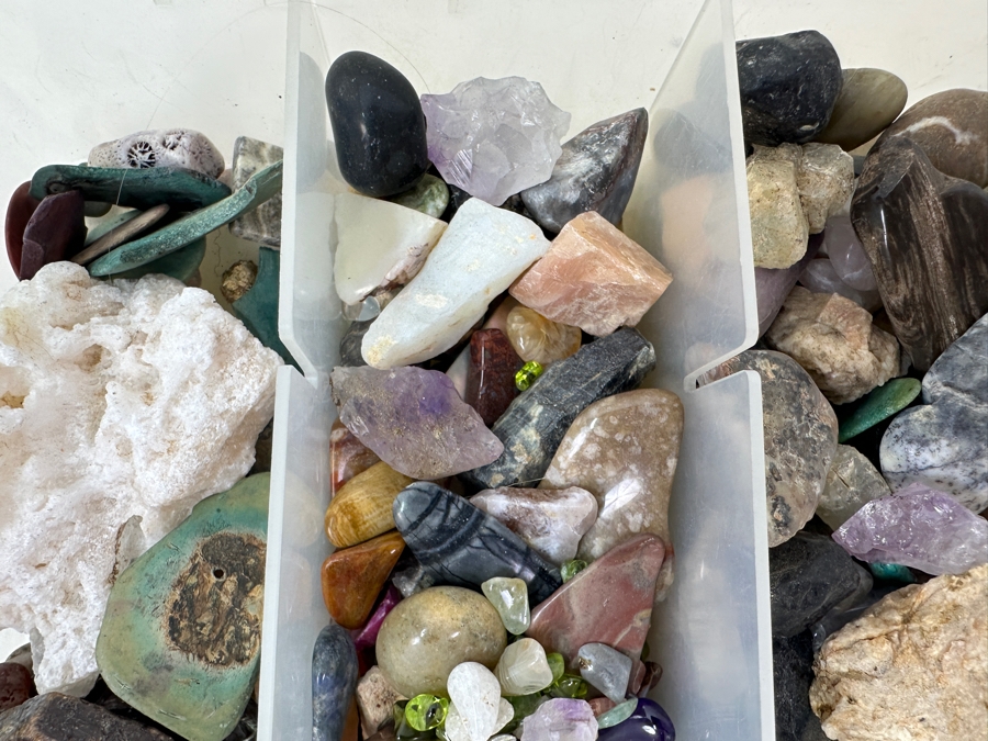 Tray Of Various Rocks & Minerals - See Photos [Photo 3]