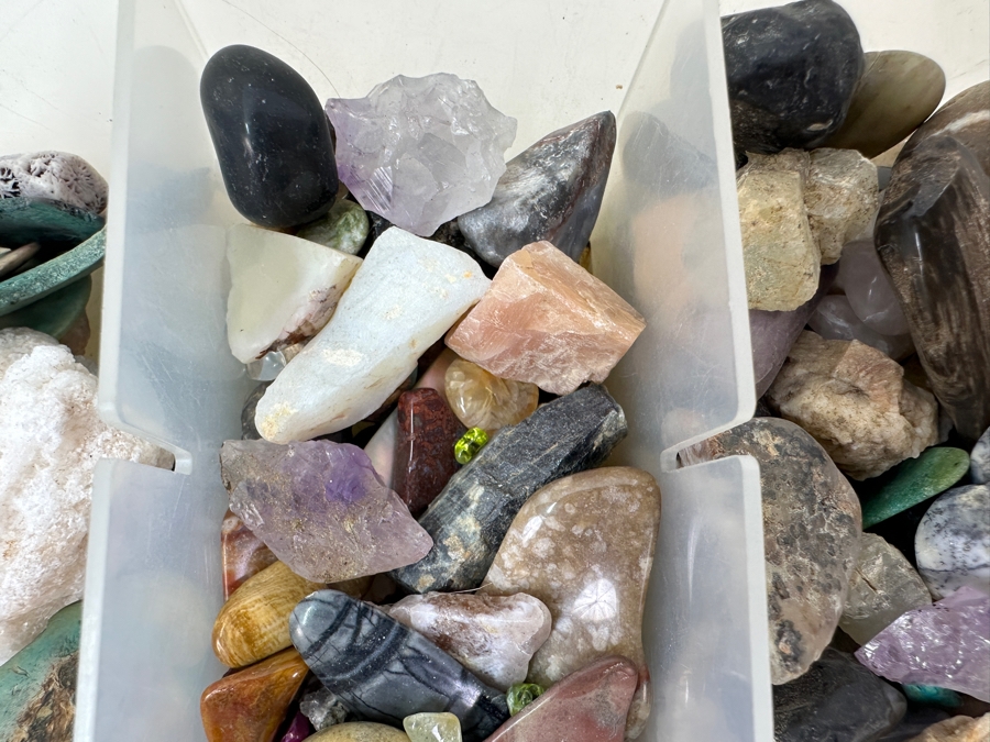 Tray Of Various Rocks & Minerals - See Photos [Photo 5]