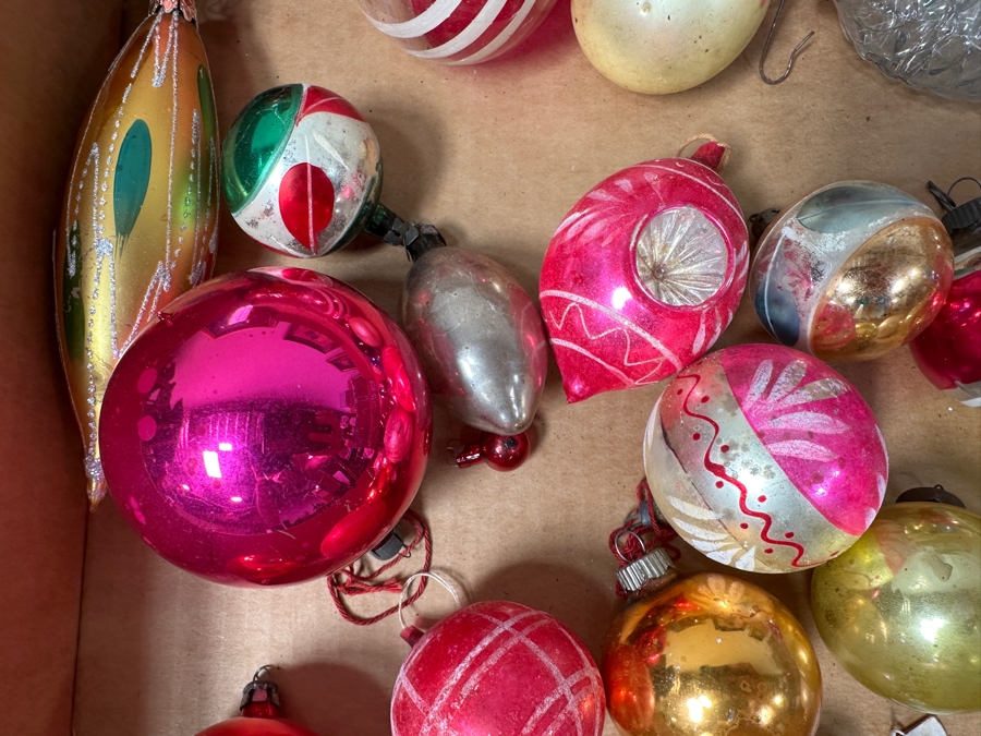 Vintage Glass Christmas Ornaments [Photo 9]