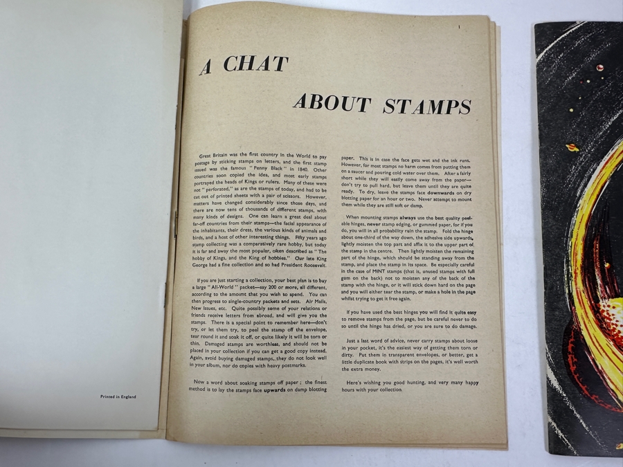 Pair Of New Old Stock The World Stamp Albums (No Stamps) [Photo 4]