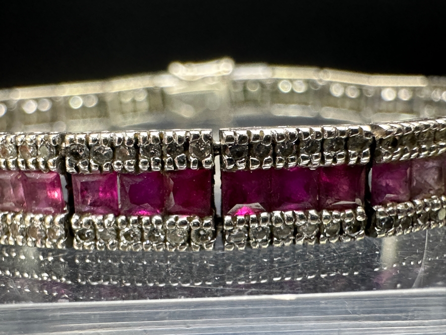 14k Gold Multicolored Sapphire Line Bracelet (312) .005 Dia Est. 1.56cttw 7.5'L 15.3g Retails $6,000 [Photo 2]