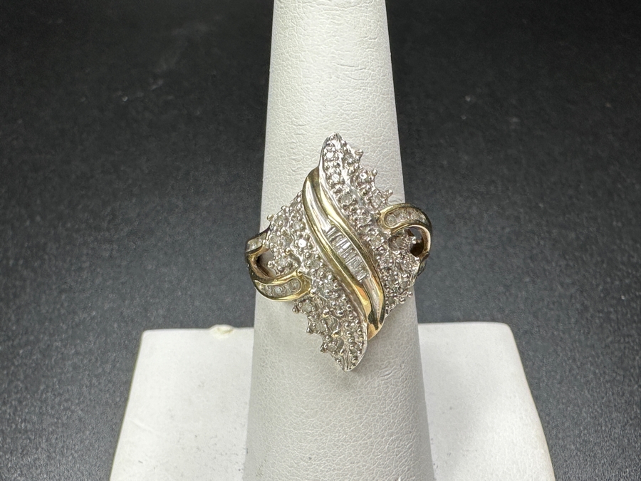 10k Gold Diamond Ring Set With (36) .005 Diamonds & (7) 1x2mm Baguette Diamonds Est. .25cttw Size 7.5 3.8g Retails $1,200 [Photo 2]