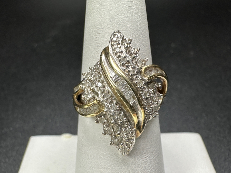 10k Gold Diamond Ring Set With (36) .005 Diamonds & (7) 1x2mm Baguette Diamonds Est. .25cttw Size 7.5 3.8g Retails $1,200 [Photo 3]