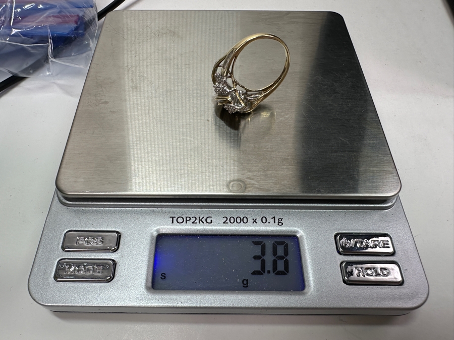 10k Gold Diamond Ring Set With (36) .005 Diamonds & (7) 1x2mm Baguette Diamonds Est. .25cttw Size 7.5 3.8g Retails $1,200 [Photo 10]