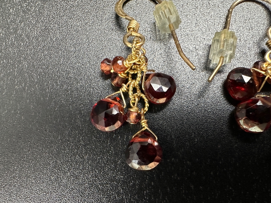14k Gold Earrings Set With Garnet Briolettes 2.0g Retails $550 [Photo 5]