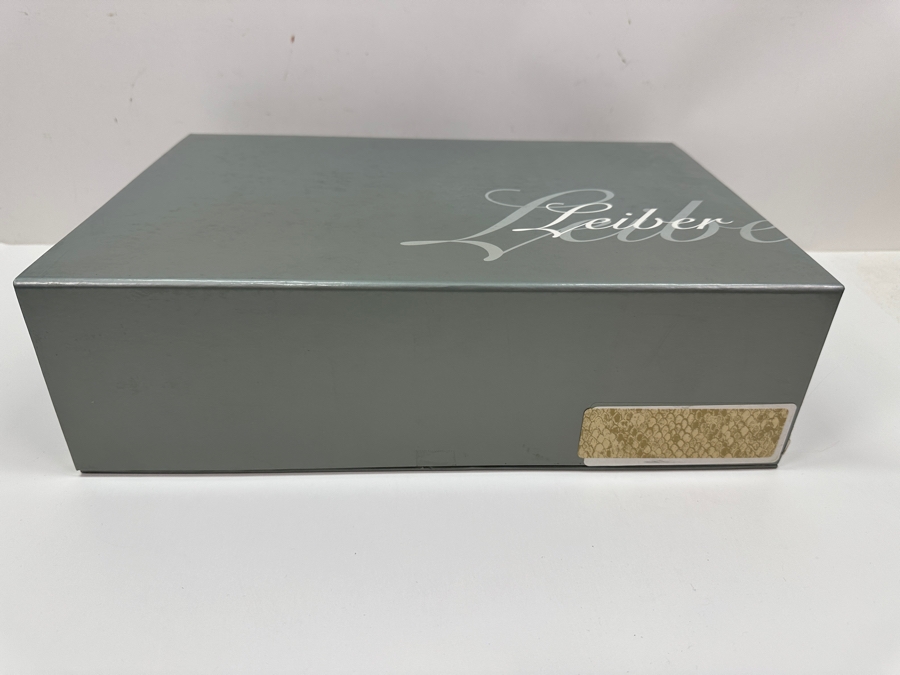 Vintage Judith Leiber Reptile Leather Handbag With Comb, Mirror And Change Purse Plus The Original Dust Bag And Original Judith Leiber Box [Photo 14]