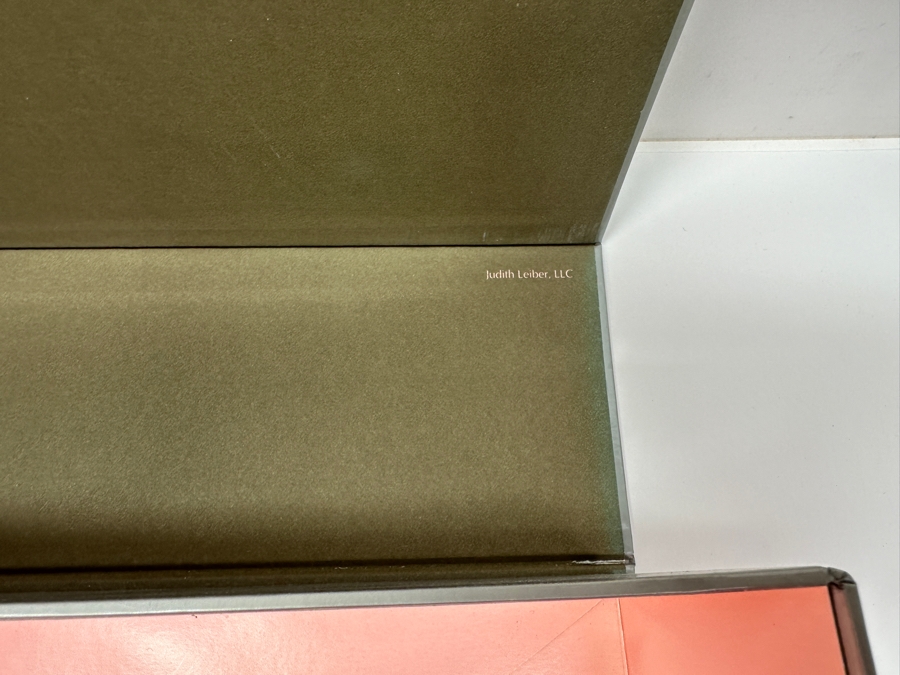 Vintage Judith Leiber Reptile Leather Handbag With Comb, Mirror And Change Purse Plus The Original Dust Bag And Original Judith Leiber Box [Photo 18]