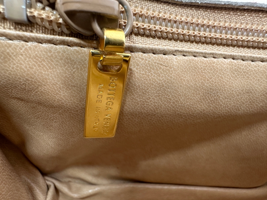 Bottega Veneta Woven Leather Handbag With Mirror Made In Italy Retails $3,500 [Photo 12]