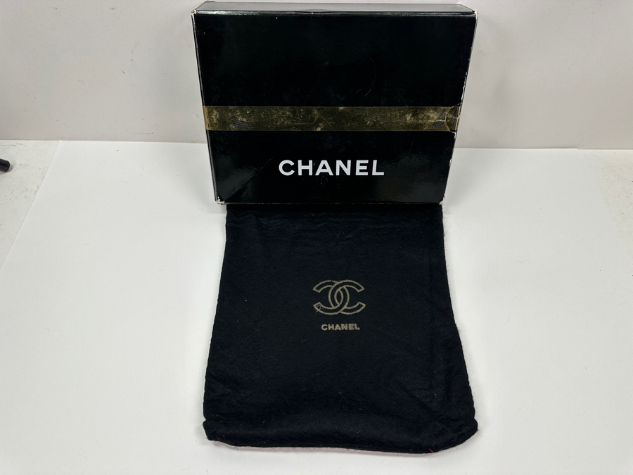 Vintage Chanel Classic Handbag In Lambskin Leather With Gold-Tone Metal Chain Straight Flap Estimate $3,800 [Photo 16]