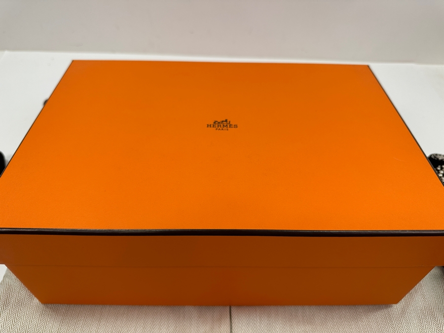 Hermes Suede Studded Ballet Flats Shoes With The Original Box Made In Italy Size 37 Estimate $600 [Photo 9]