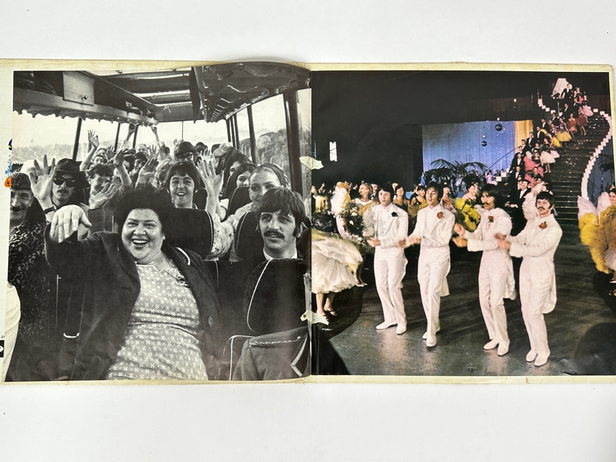 Just Added - The Beatles - Magical Mystery Tour Gatefold Album - Missing Some Of The Pages Of The 24-Page Book [Photo 5]