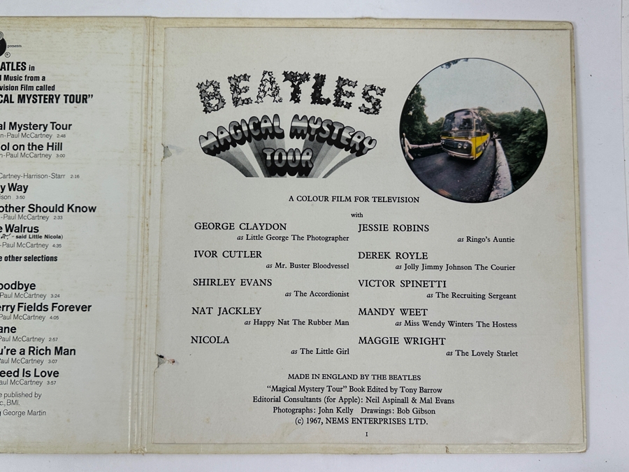 Just Added - The Beatles - Magical Mystery Tour Gatefold Album - Missing Some Of The Pages Of The 24-Page Book [Photo 4]