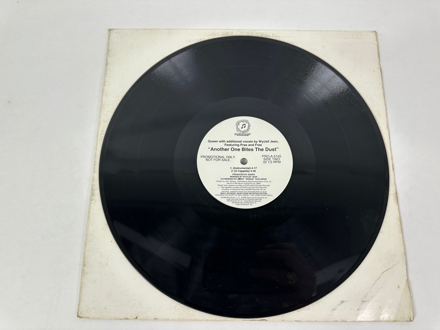Just Added - Queen - Another One Bites The Dust Vinyl Record Featuring Wyclef Jean, Pros And Free 1998  Dreamworks Records - Promotional Copy [Photo 3]