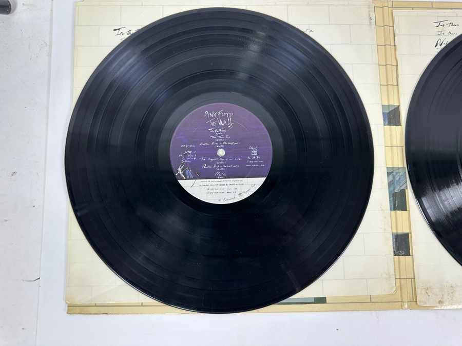 Just Added - Pink Floyd - The Wall Gatefold 2-Record Vinyl Records AL 36184 1979 Columbia Records [Photo 7]