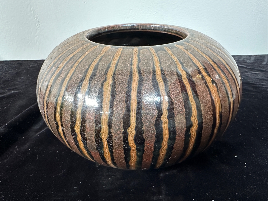 Just Added - Vintage Artist Signed Studio Pottery Flower Pot 5.5H [Photo 2]