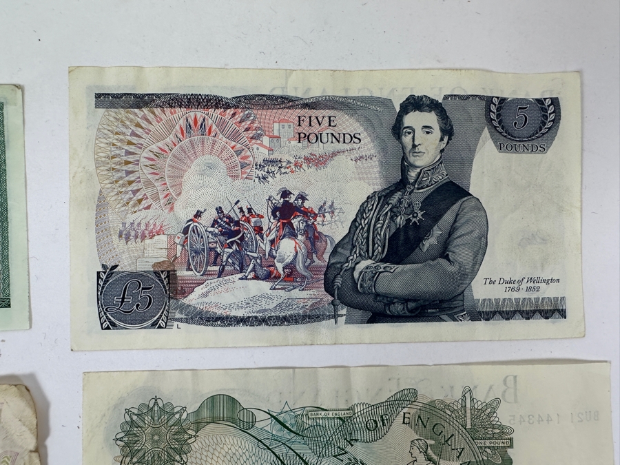 Just Added - (13) Foreign Currency From Canada, Scotland, New Zealand, Bahamas & England [Photo 16]