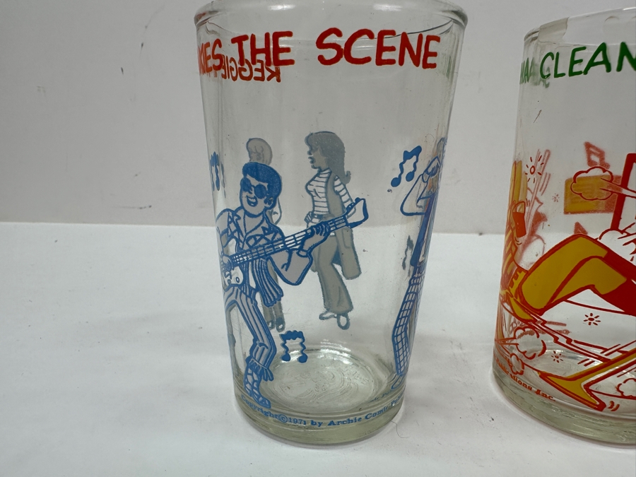 Just Added - (3) Vintage Juice Glasses From The Archie Comics Series: Reggie, Sabrina & Betty & Veronica [Photo 7]