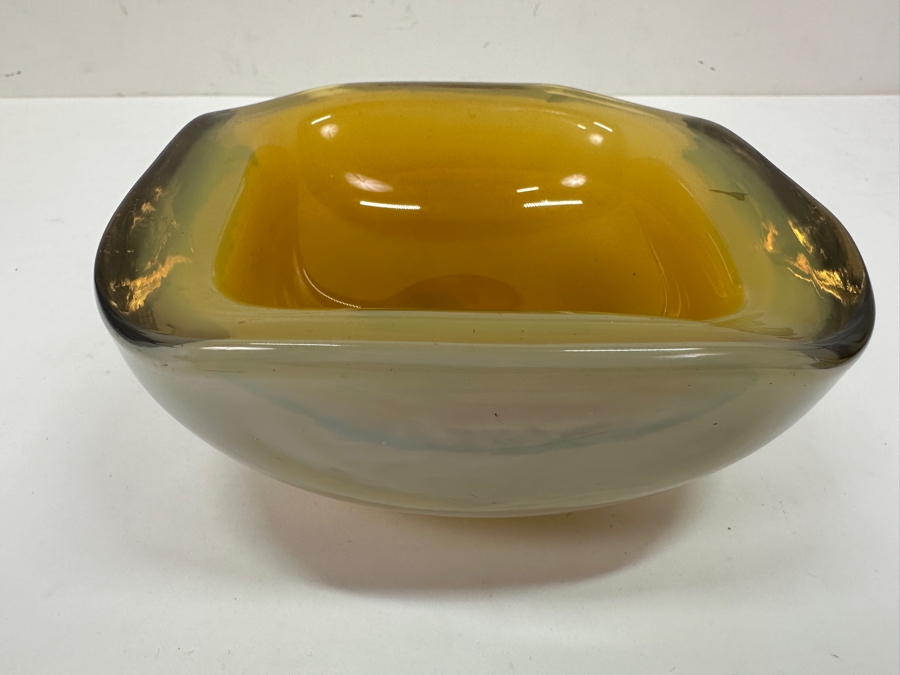 Just Added - Vintage Yellow Murano Glass Dish Ashtray 5.5'W x 2.5'H [Photo 4]