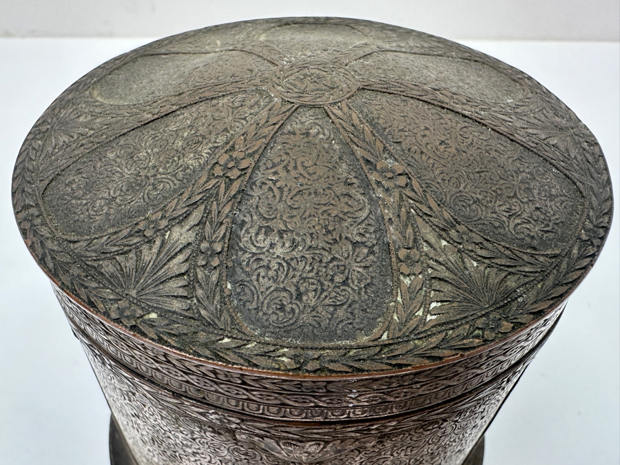Just Added - Vintage Ornate Silver Plated 4 Compartment Storage Container Lidded Box With Hallmarks Underneath And Intricate Chased Design 3.5W X 3.5H [Photo 4]