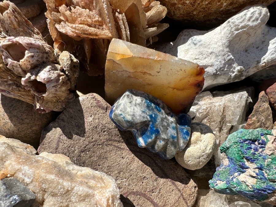 Just Added - Collection Of Various Rocks, Minerals, Crystals & Fossils In Wooden Display Box With Glass Top - See Photos [Photo 12]