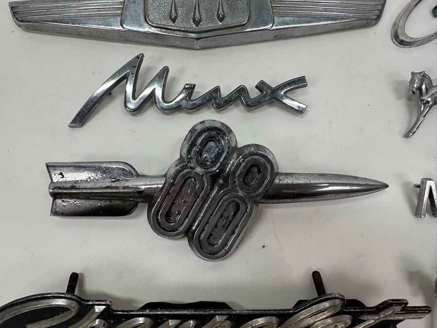 Just Added - (8) Vintage Automobile Car Emblems [Photo 4]
