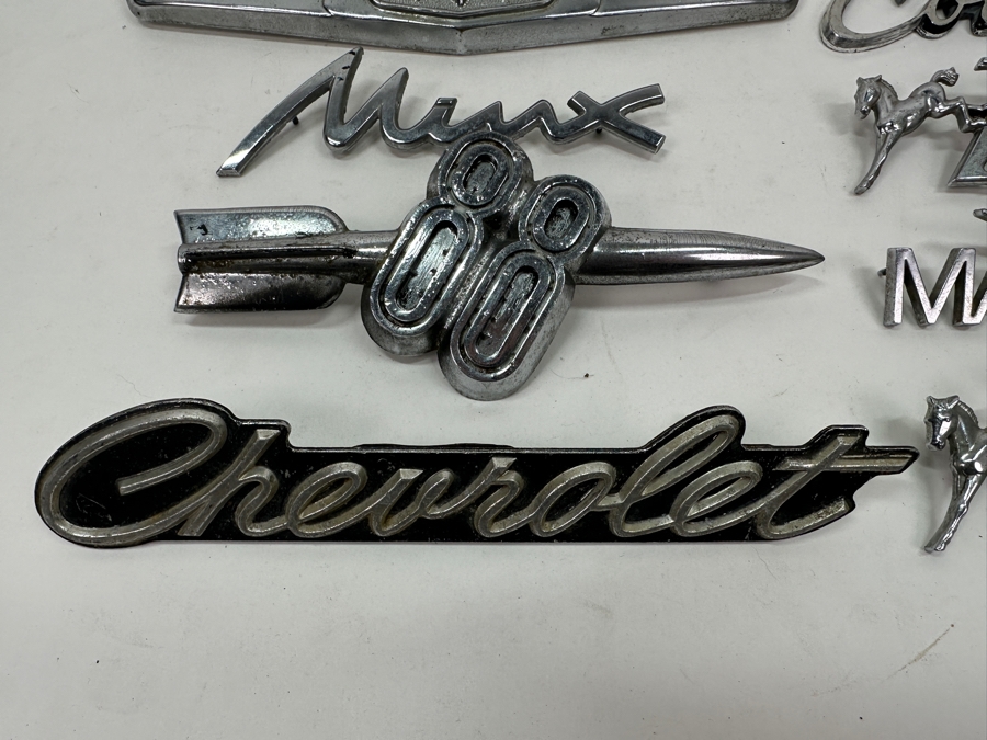 Just Added - (8) Vintage Automobile Car Emblems [Photo 3]