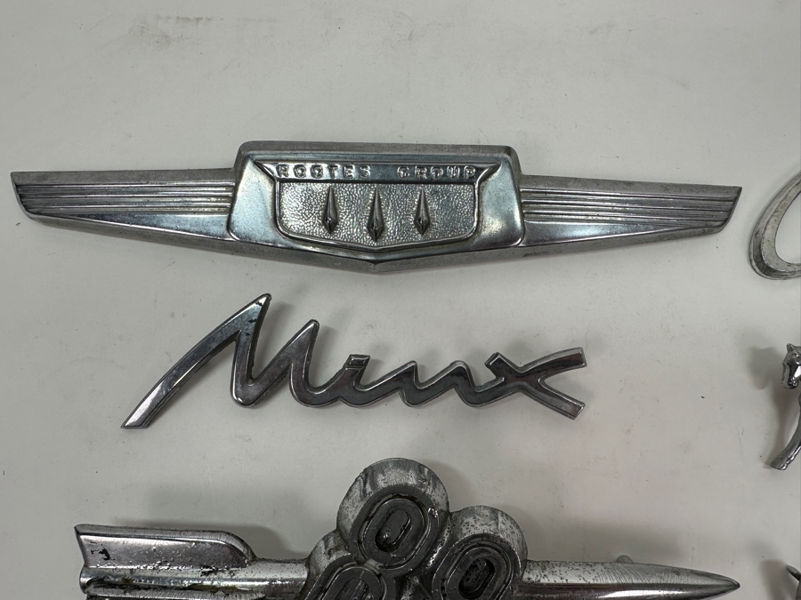 Just Added - (8) Vintage Automobile Car Emblems [Photo 5]