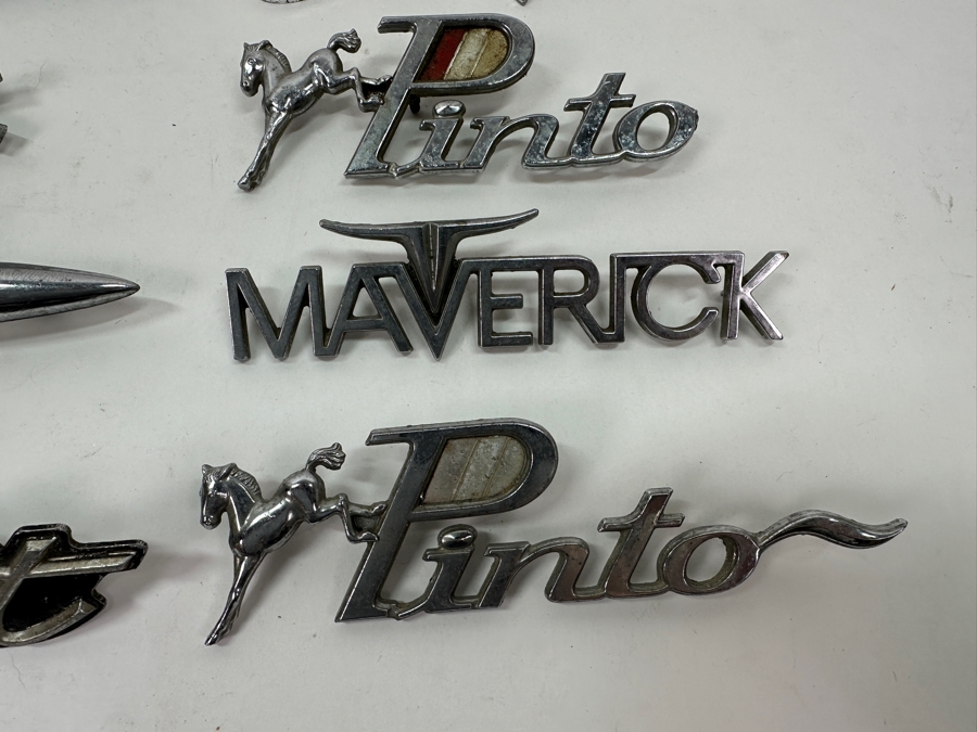 Just Added - (8) Vintage Automobile Car Emblems [Photo 8]