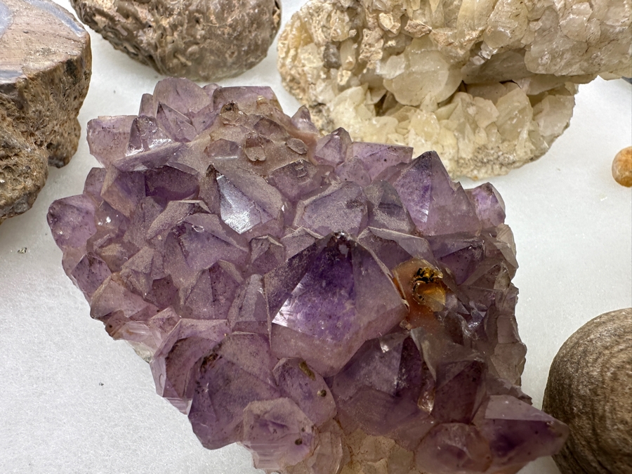 Just Added - Collection Of Various Stones & Geodes - See Photos [Photo 17]