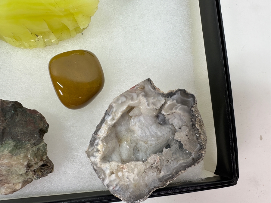 Just Added - Collection Of Various Stones & Geodes - See Photos [Photo 9]