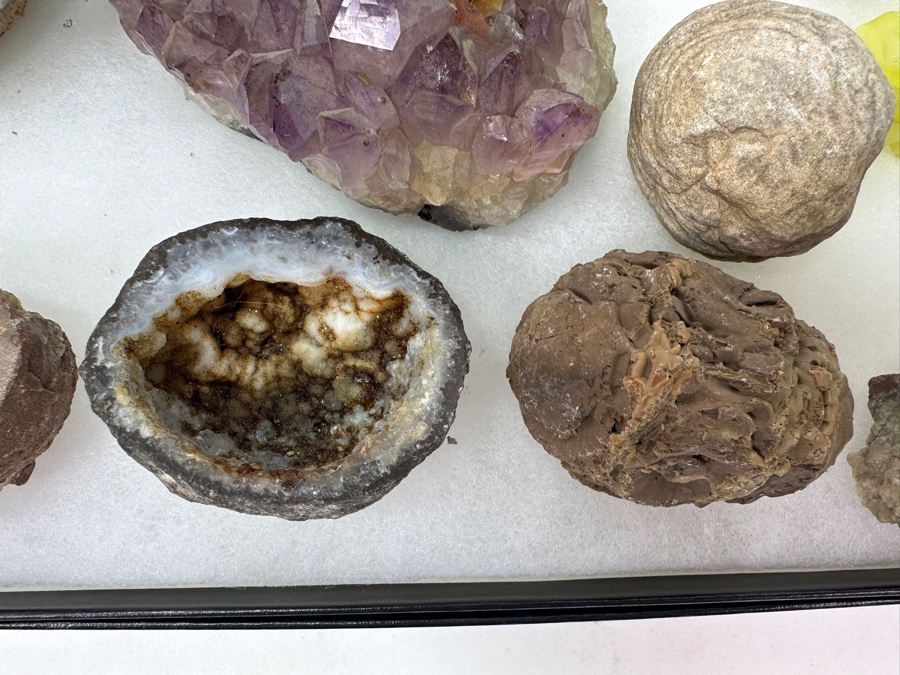 Just Added - Collection Of Various Stones & Geodes - See Photos [Photo 7]
