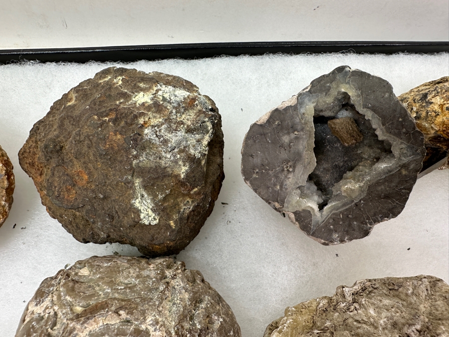 Just Added - Collection Of Various Stones & Geodes - See Photos [Photo 20]